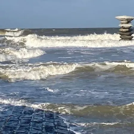 Knus Aan De Zeedijk * Ostende